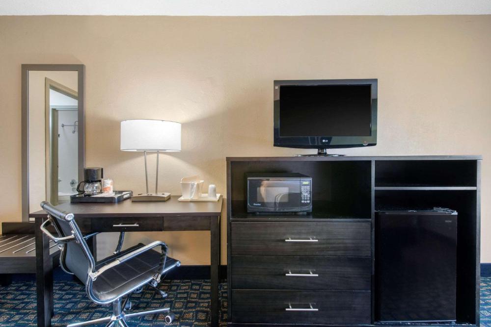 Double Room with Two Double Beds - Non-Smoking interior